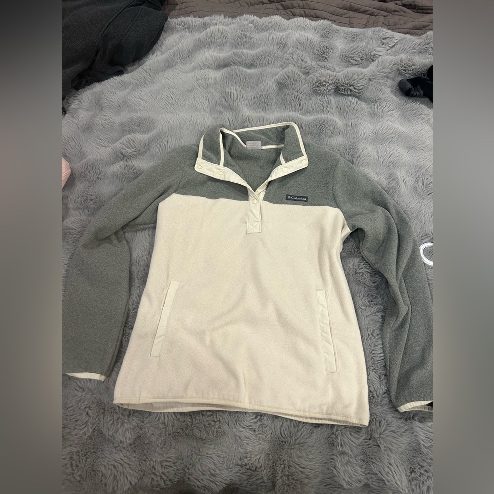 Women’s Columbia Sweater